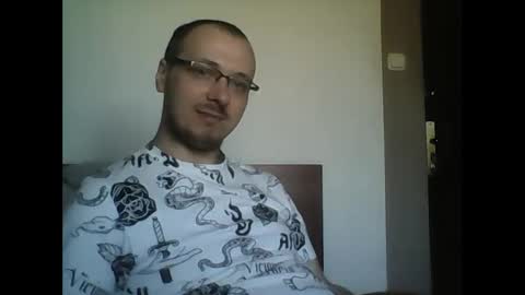 Snapshot of mronlymasturbate chatting on May 1, 10:31 am mronlymasturbate online show from May 1, 10:31 am