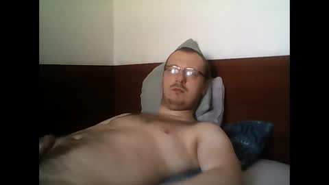 Snapshot of mronlymasturbate chatting on June 6, 5:56 am mronlymasturbate online show from June 6, 5:56 am
