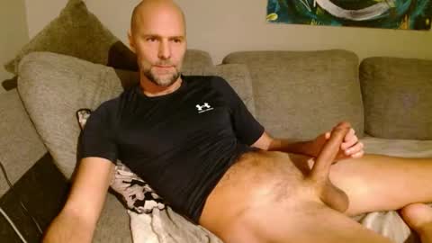 Snapshot of mrpornstar33 chatting on December 17, 5:41 pm Twinsoulsex online show from December 17, 5:41 pm