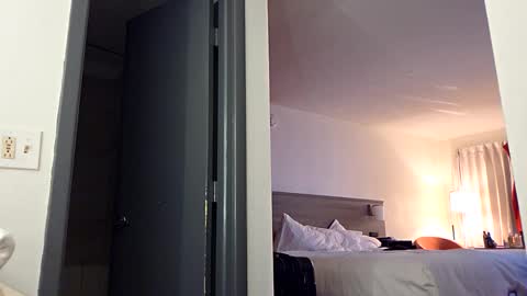 Snapshot of mrprofandpamjohnson chatting on November 5, 4:34 am mrprofandpamjohnson online show from November 5, 4:34 am