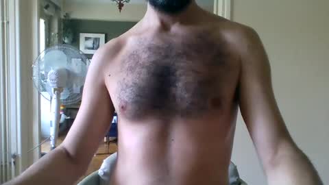 Snapshot of mrralph__90 chatting on June 12, 7:07 am Mrralph online show from June 12, 7:07 am