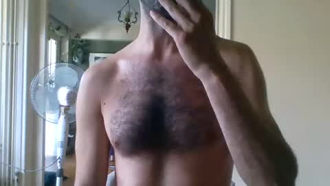 Snapshot of mrralph__90 chatting on June 18, 9:36 am Mrralph online show from June 18, 9:36 am