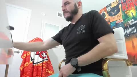 Snapshot of mrricomustachio chatting on January 10, 4:33 am Rico online show from January 10, 4:33 am