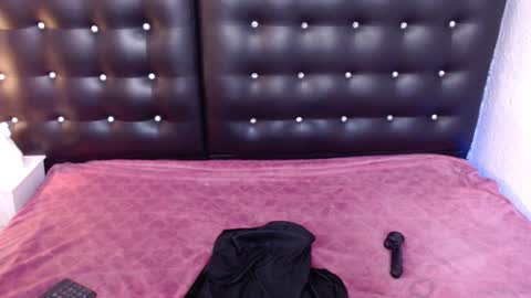 Snapshot of mrs_buttocks chatting on February 1, 7:23 pm mrs_buttocks online show from February 1, 7:23 pm