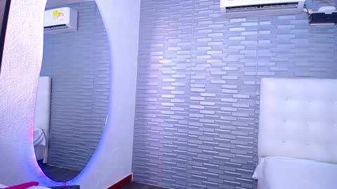 Snapshot of mrs_buttocks chatting on February 22, 7:58 pm mrs_buttocks online show from February 22, 7:58 pm