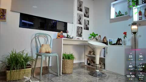 Snapshot of mrs_edha_ chatting on October 4, 10:35 am Edha online show from October 4, 10:35 am