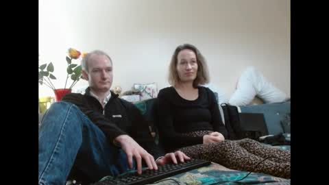 Snapshot of mrs_velvet_vixen_and_mr_stud chatting on December 3, 8:38 am Mrs Velvet Vixen online show from December 3, 8:38 am