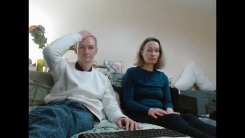Snapshot of mrs_velvet_vixen_and_mr_stud chatting on December 6, 11:44 am Mrs Velvet Vixen online show from December 6, 11:44 am