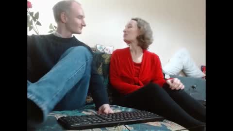Snapshot of mrs_velvet_vixen_and_mr_stud chatting on December 16, 8:31 am Mrs Velvet Vixen online show from December 16, 8:31 am