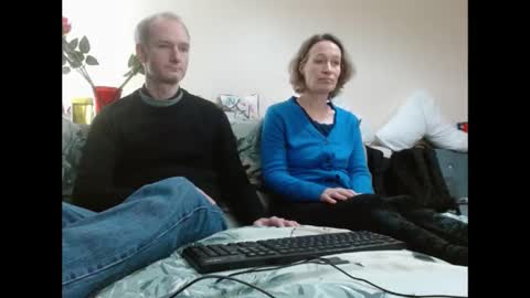 Snapshot of mrs_velvet_vixen_and_mr_stud chatting on December 20, 8:38 am Mrs Velvet Vixen online show from December 20, 8:38 am