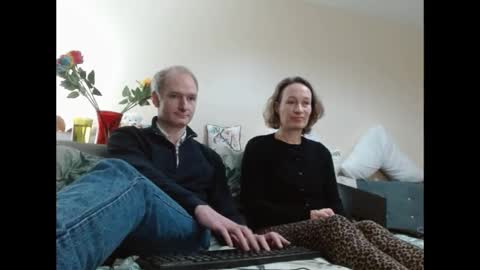 Snapshot of mrs_velvet_vixen_and_mr_stud chatting on December 30, 9:16 am Mrs Velvet Vixen online show from December 30, 9:16 am