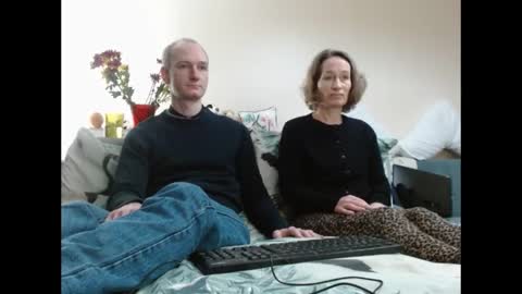 Snapshot of mrs_velvet_vixen_and_mr_stud chatting on January 22, 8:40 am Mrs Velvet Vixen online show from January 22, 8:40 am