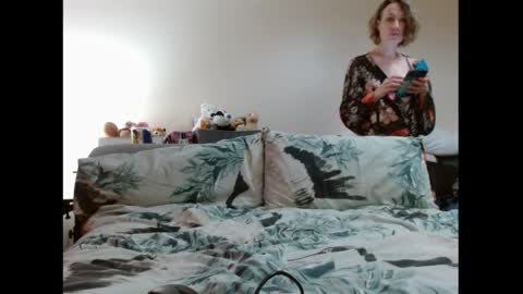 Mrs Velvet Vixen online show from October 23, 7:29 am