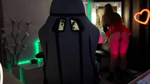 YOUR OWNER online show from November 21, 7:45 pm