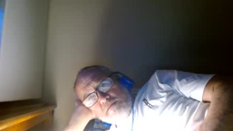 Snapshot of mrtease5 chatting on April 4, 8:28 pm mrtease5 online show from April 4, 8:28 pm