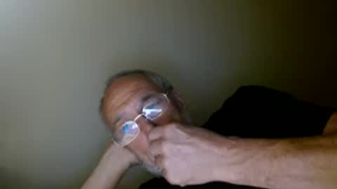 Snapshot of mrtease5 chatting on April 14, 4:07 am mrtease5 online show from April 14, 4:07 am