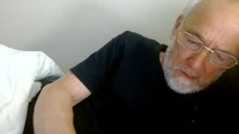 Snapshot of mrtease5 chatting on April 16, 3:40 am mrtease5 online show from April 16, 3:40 am