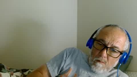 Snapshot of mrtease5 chatting on May 18, 2:51 am mrtease5 online show from May 18, 2:51 am