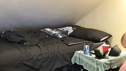 Snapshot of mrxhere chatting on December 7, 3:52 pm mrxhere online show from December 7, 3:52 pm