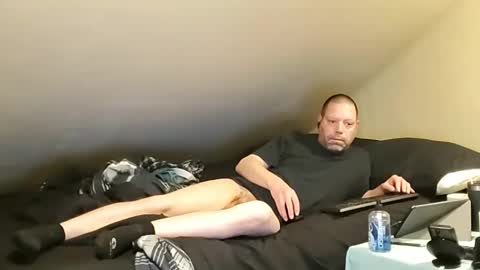 Snapshot of mrxhere chatting on February 17, 3:42 pm mrxhere online show from February 17, 3:42 pm