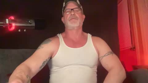 Snapshot of mryorkxxx chatting on February 24, 11:14 pm Mr. York online show from February 24, 11:14 pm