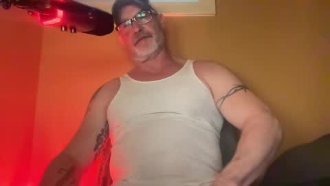 Snapshot of mryorkxxx chatting on March 23, 10:36 pm Mr. York online show from March 23, 10:36 pm