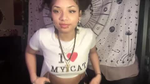 Snapshot of ms_brattybunny chatting on March 8, 1:50 am Bunniee online show from March 8, 1:50 am