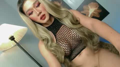 chloe online show from June 8, 10:10 pm