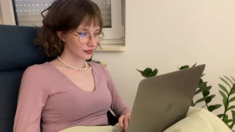 ms_christiana online show from April 30, 4:57 pm