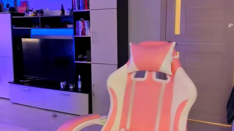 ms_emily_ online show from May 29, 11:52 am