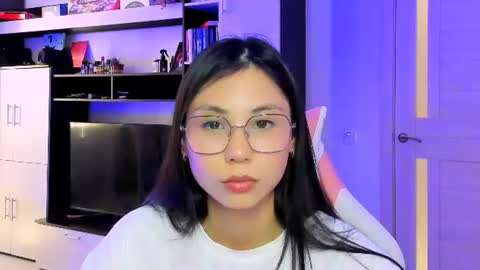 ms_emily_ online show from June 20, 10:51 am
