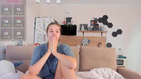 Snapshot of ms_foryou chatting on September 19, 3:52 am Ms ForYOU online show from September 19, 3:52 am