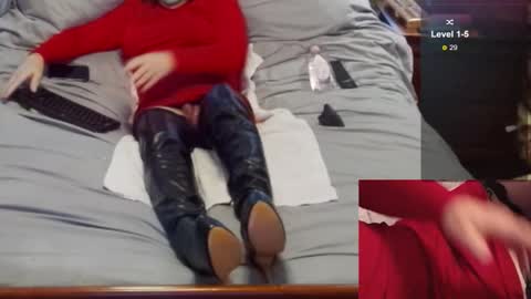 Snapshot of ms_jen chatting on November 30, 3:05 pm Jennifer online show from November 30, 3:05 pm