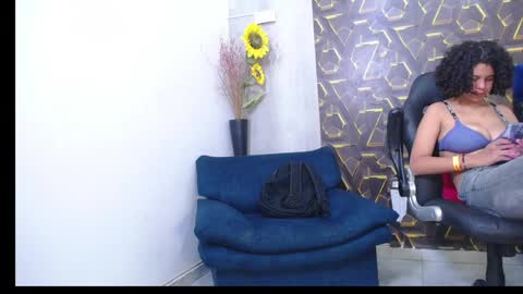 Snapshot of ms_leydi chatting on April 1, 4:46 am ms_leydi online show from April 1, 4:46 am