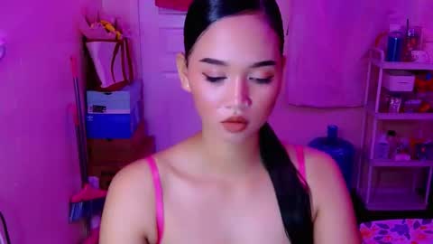Snapshot of ms_maria8888 chatting on December 14, 2:22 pm ms_maria8888 online show from December 14, 2:22 pm