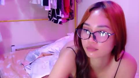 Snapshot of ms_maria8888 chatting on April 6, 4:41 pm ms_maria8888 online show from April 6, 4:41 pm