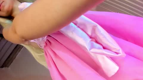 Snapshot of ms_pickless chatting on September 14, 12:37 pm Annabelle online show from September 14, 12:37 pm