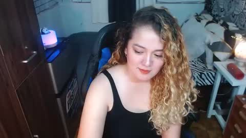 Snapshot of ms_shanel chatting on February 4, 3:47 pm msshanel online show from February 4, 3:47 pm