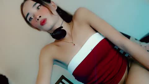 mscherry_ online show from May 13, 6:44 am