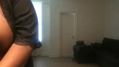 Snapshot of msjonemillion chatting on December 25, 9:00 pm Chocolate  Candy   Stick online show from December 25, 9:00 pm