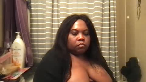 Snapshot of msjonemillion chatting on January 14, 12:43 am Chocolate  Candy   Stick online show from January 14, 12:43 am