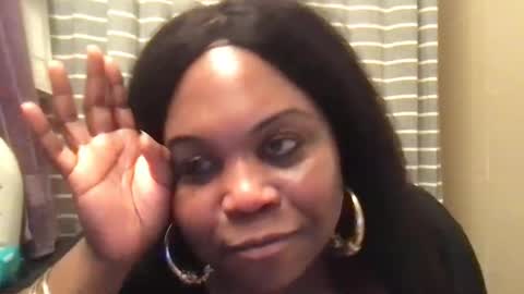 Snapshot of msjonemillion chatting on January 25, 11:11 pm Chocolate  Candy   Stick online show from January 25, 11:11 pm