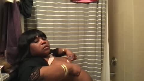 Snapshot of msjonemillion chatting on February 2, 5:53 am Chocolate  Candy   Stick online show from February 2, 5:53 am