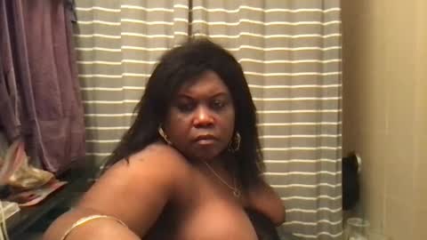 Snapshot of msjonemillion chatting on February 16, 2:53 am Chocolate  Candy   Stick online show from February 16, 2:53 am