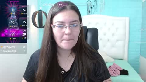 Snapshot of msjossie chatting on December 4, 5:49 am Jossie online show from December 4, 5:49 am