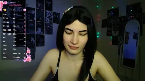 Noora Saetr online show from October 11, 1:05 am