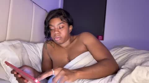 mskitty000 online show from March 23, 2:26 am