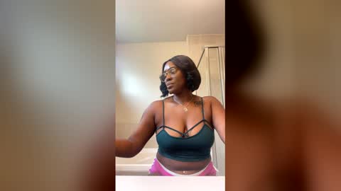 Snapshot of msloyalty chatting on April 1, 6:38 pm Ms. LOYALTY online show from April 1, 6:38 pm