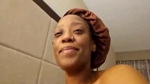 Snapshot of msmechocolate chatting on December 5, 3:15 am msmechocolate online show from December 5, 3:15 am