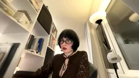 Snapshot of msroxanna chatting on February 25, 7:56 pm msroxanna online show from February 25, 7:56 pm
